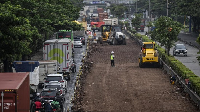 Proyek peninggian Jalan Pantura Kaligawe